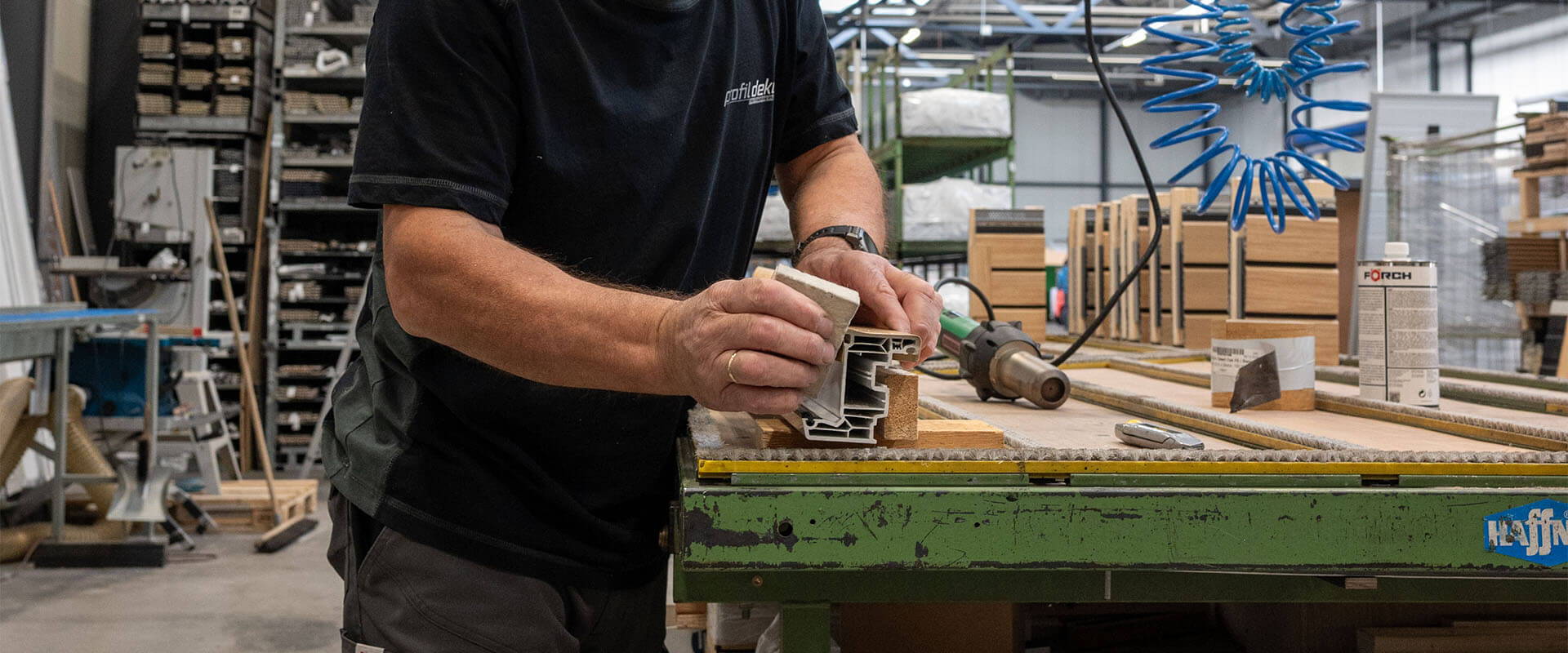 Fensterdekore Folie auf Flugel anbringen